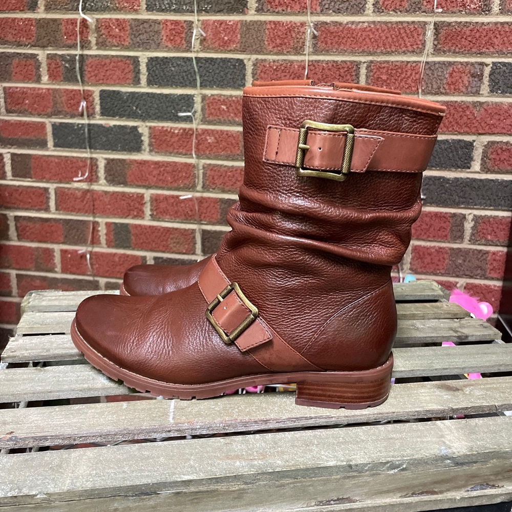 SOFFT Whiskey BROWN LEATHER  BOOTS Women’s size 9 M EUC